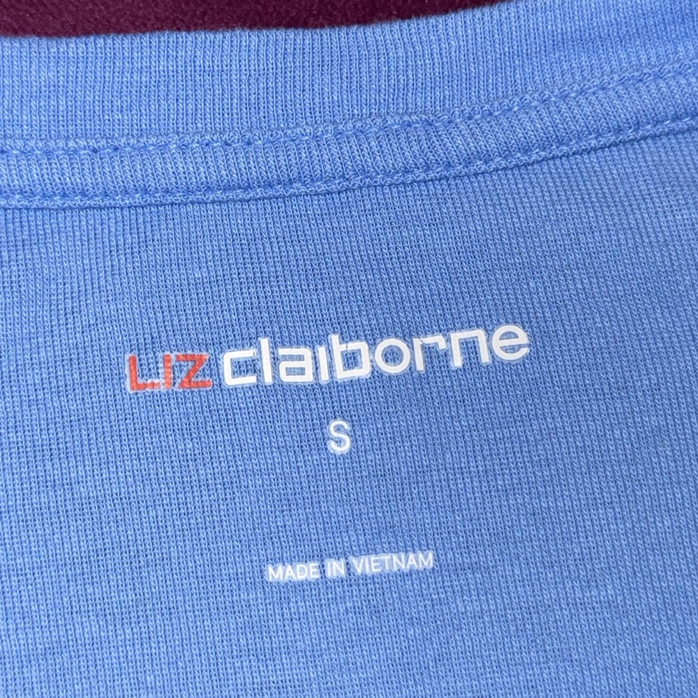 Liz Claiborne shortsleeve Women's shirt Light Blue V-Neck Top Small casual - Picture 9 of 9